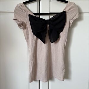 H&M Women's Beige Top with Black Bow